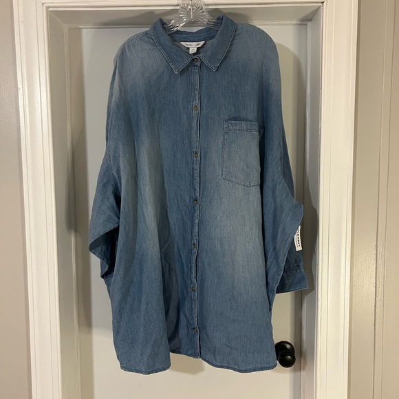 Old Navy Blue Denim The Boyfriend Shirt Size 4X NWT - Picture 1 of 8